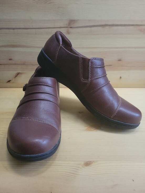 Clarks Shoes - Womens clarks ultimate comfort collection brown lather slip on size 9W